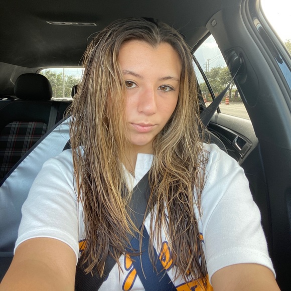 Meet your Posher, Daniela - Picture 1 of 1